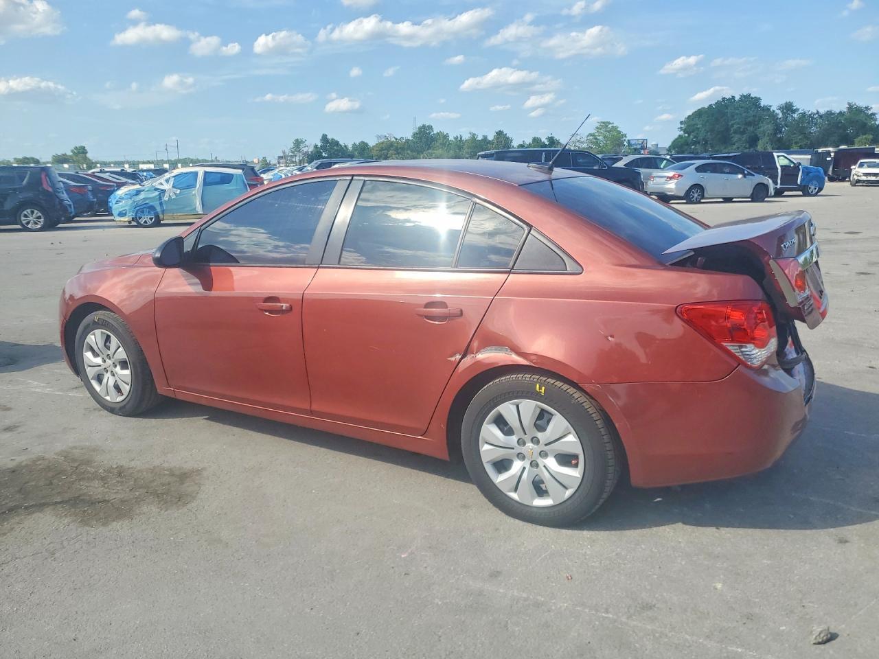 2013 Chevrolet Cruze Ls - Image 2