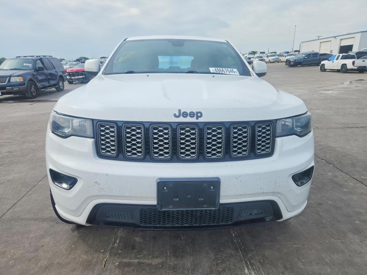 2019 Jeep Grand Cherokee Laredo - Image 5