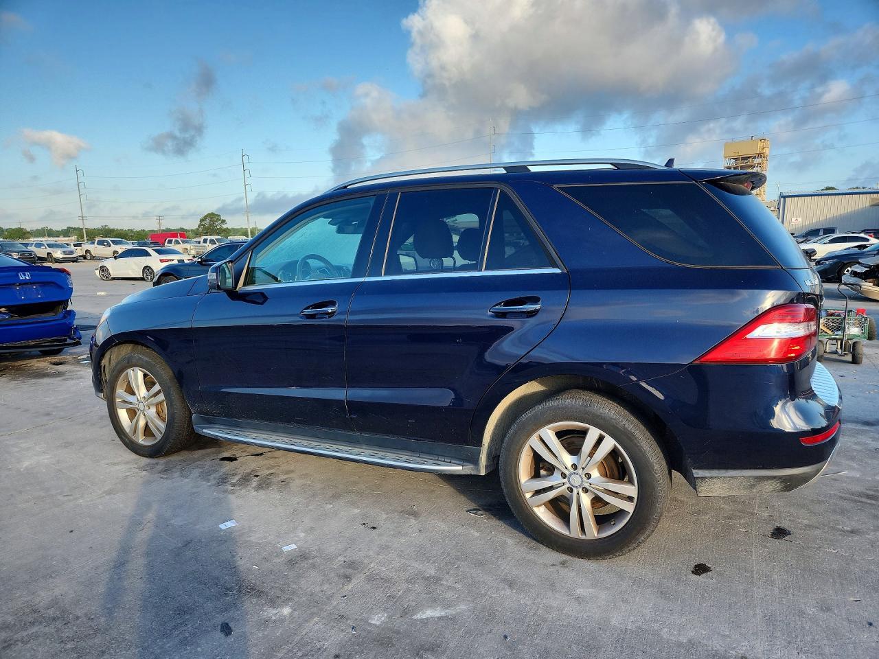 2013 Mercedes-Benz Ml 350 Bluetec - Image 2