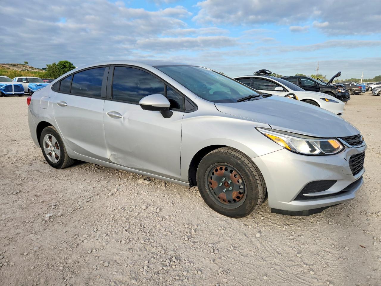 2016 Chevrolet Cruze Ls - Image 4