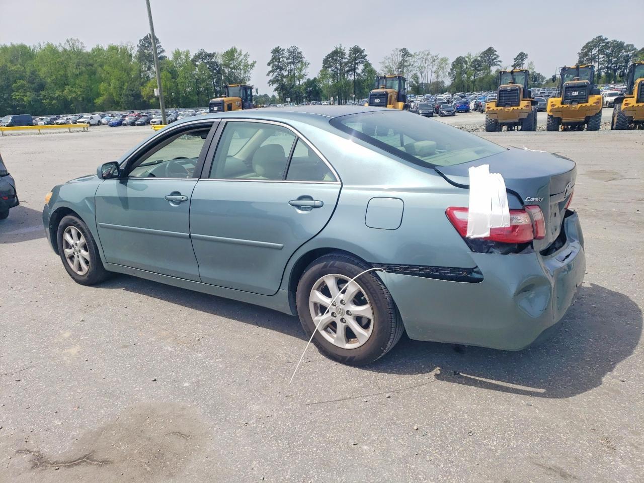 2009 Toyota Camry Le - Image 2