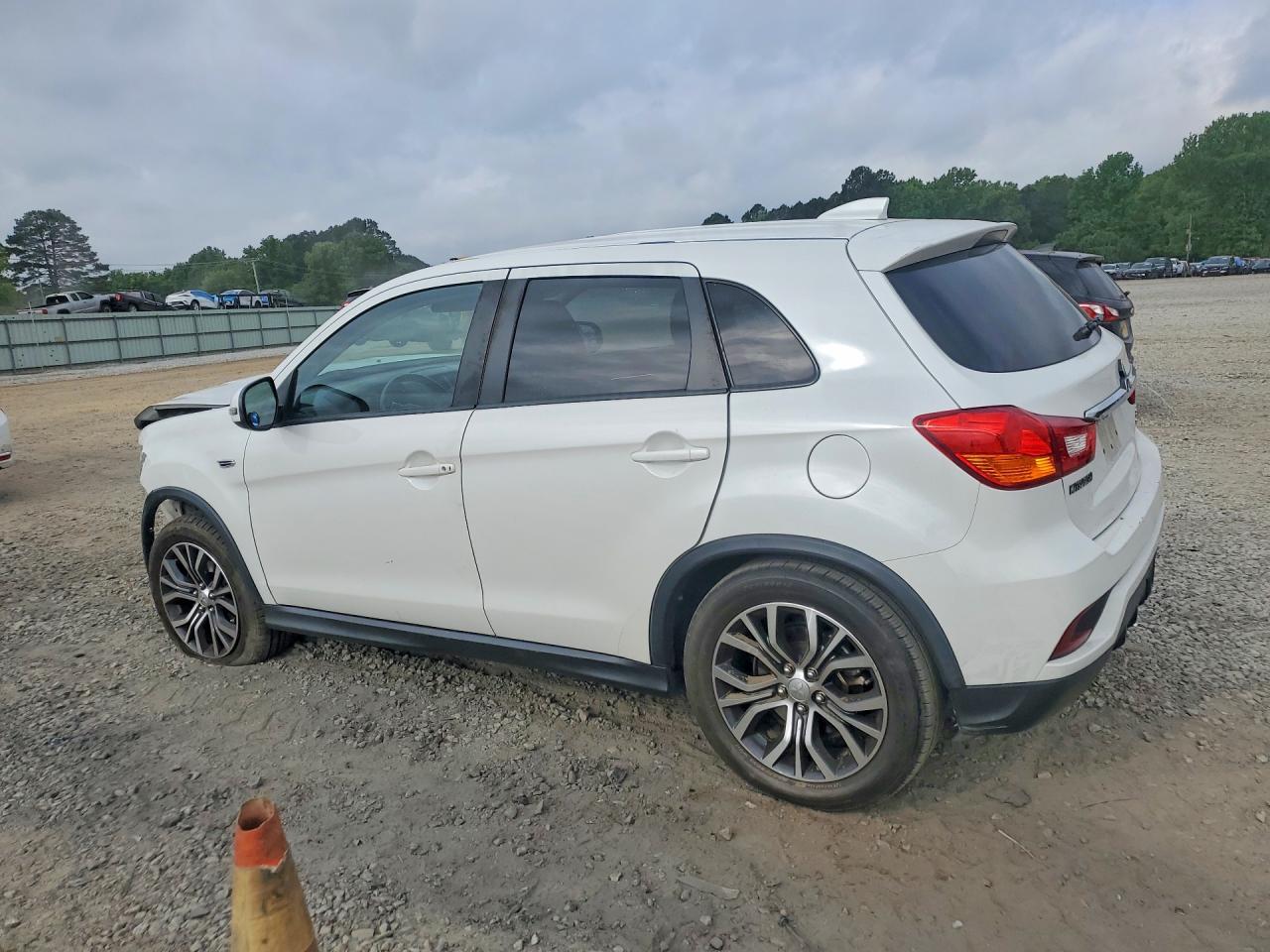 2019 Mitsubishi Outlander Sport Se - Фото 2