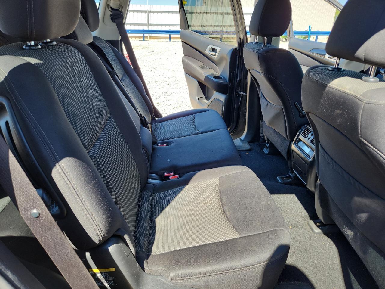 2017 Nissan Pathfinder S - Фото 6