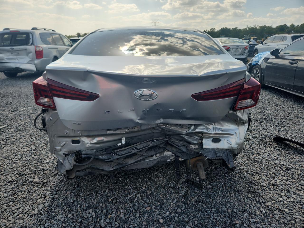 2020 Hyundai Elantra Se - Фото 6