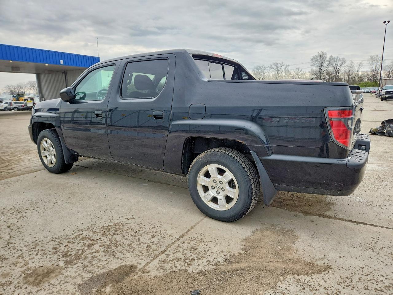 2013 Honda Ridgeline Rts - Image 2
