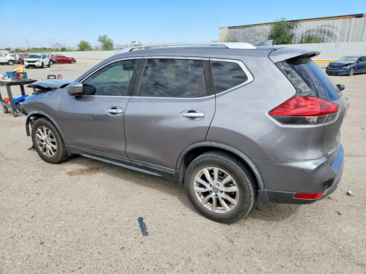 2017 Nissan Rogue Sv - Image 2