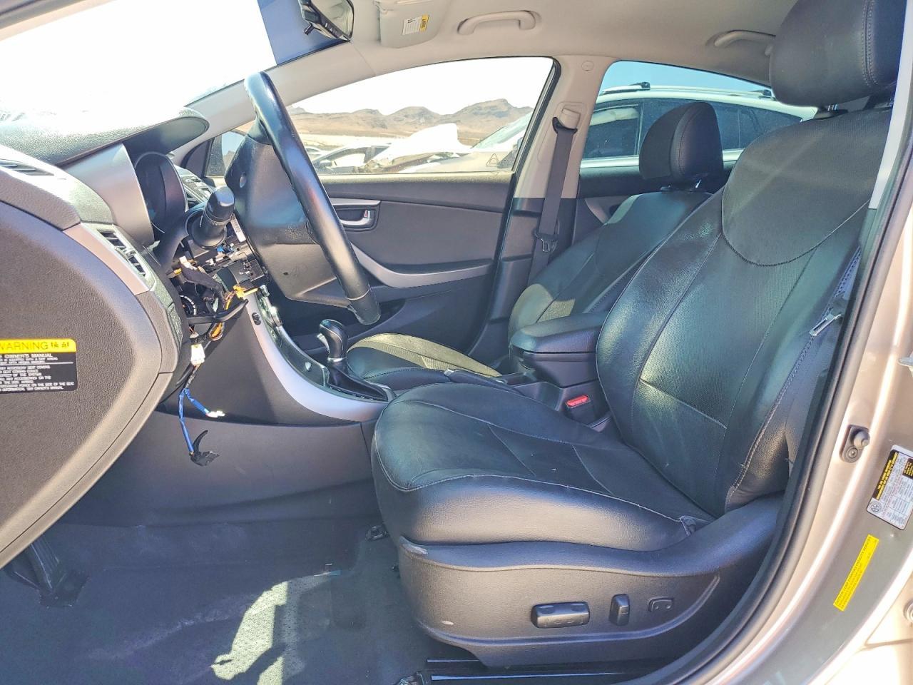 2015 Hyundai Elantra - Image 7