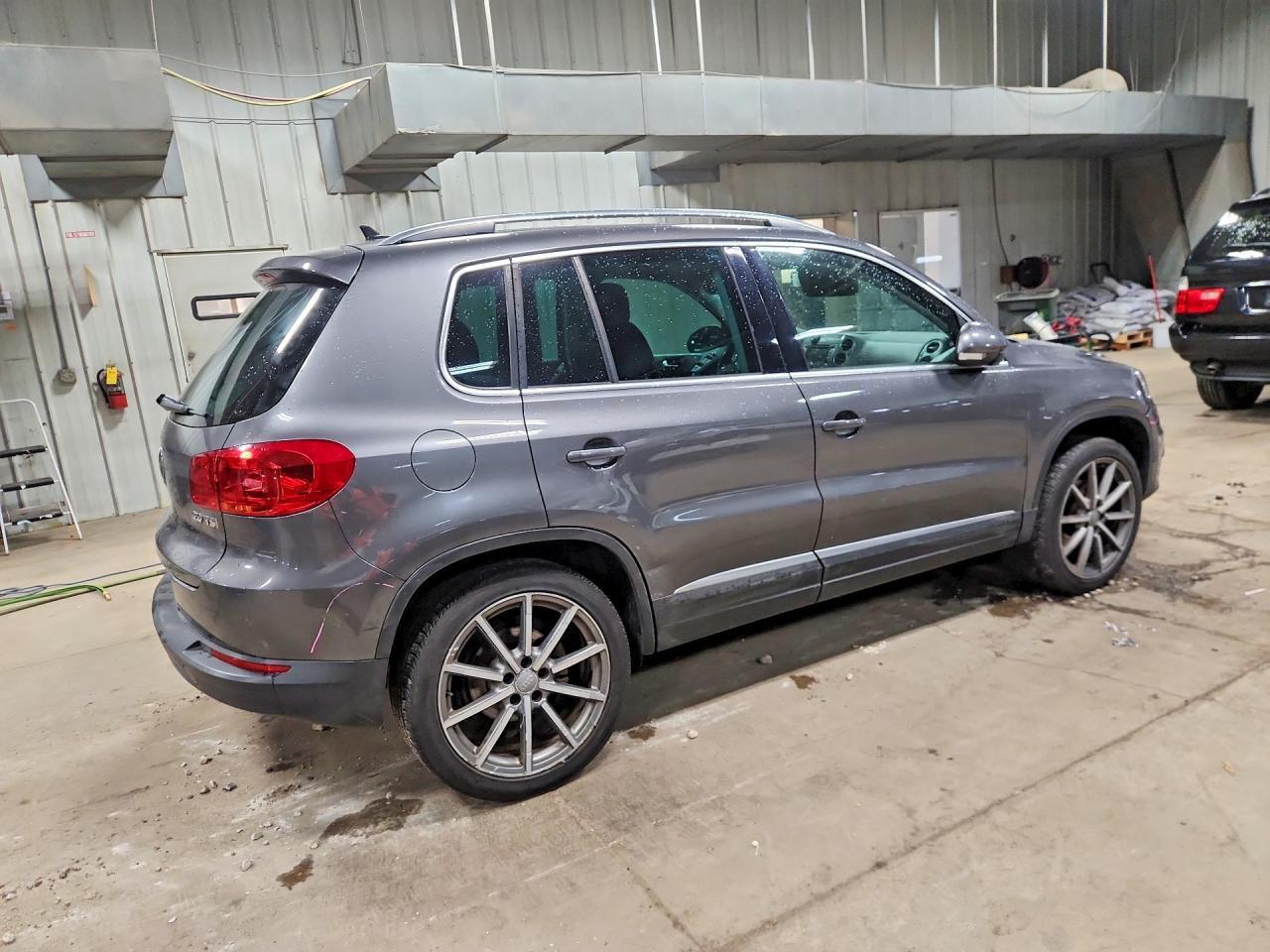 2013 Volkswagen Tiguan S - Фото 3