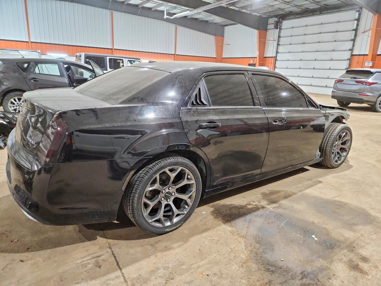 2017 Chrysler 300 S - Фото 3