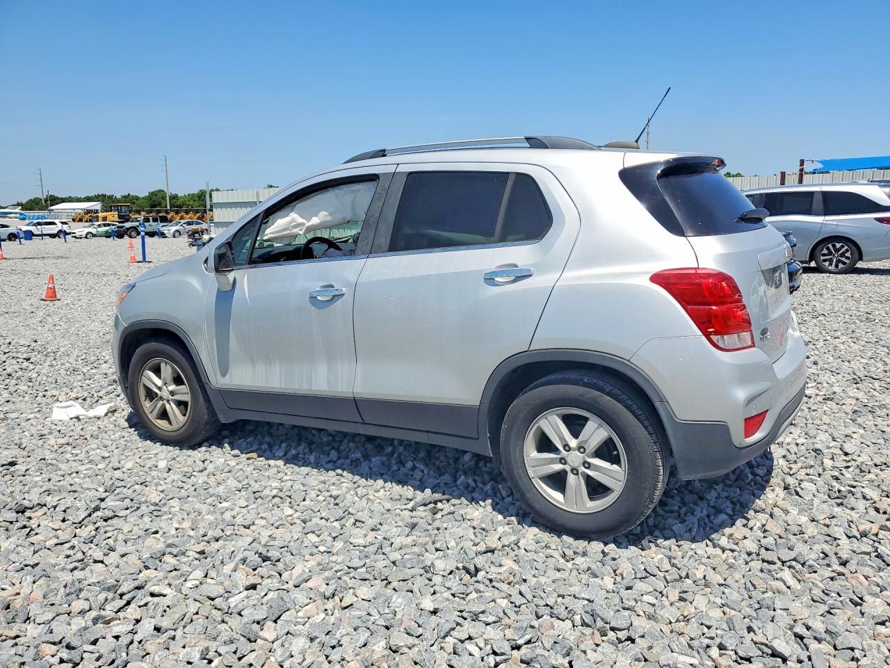 2020 Chevrolet Trax 1Lt - Image 2