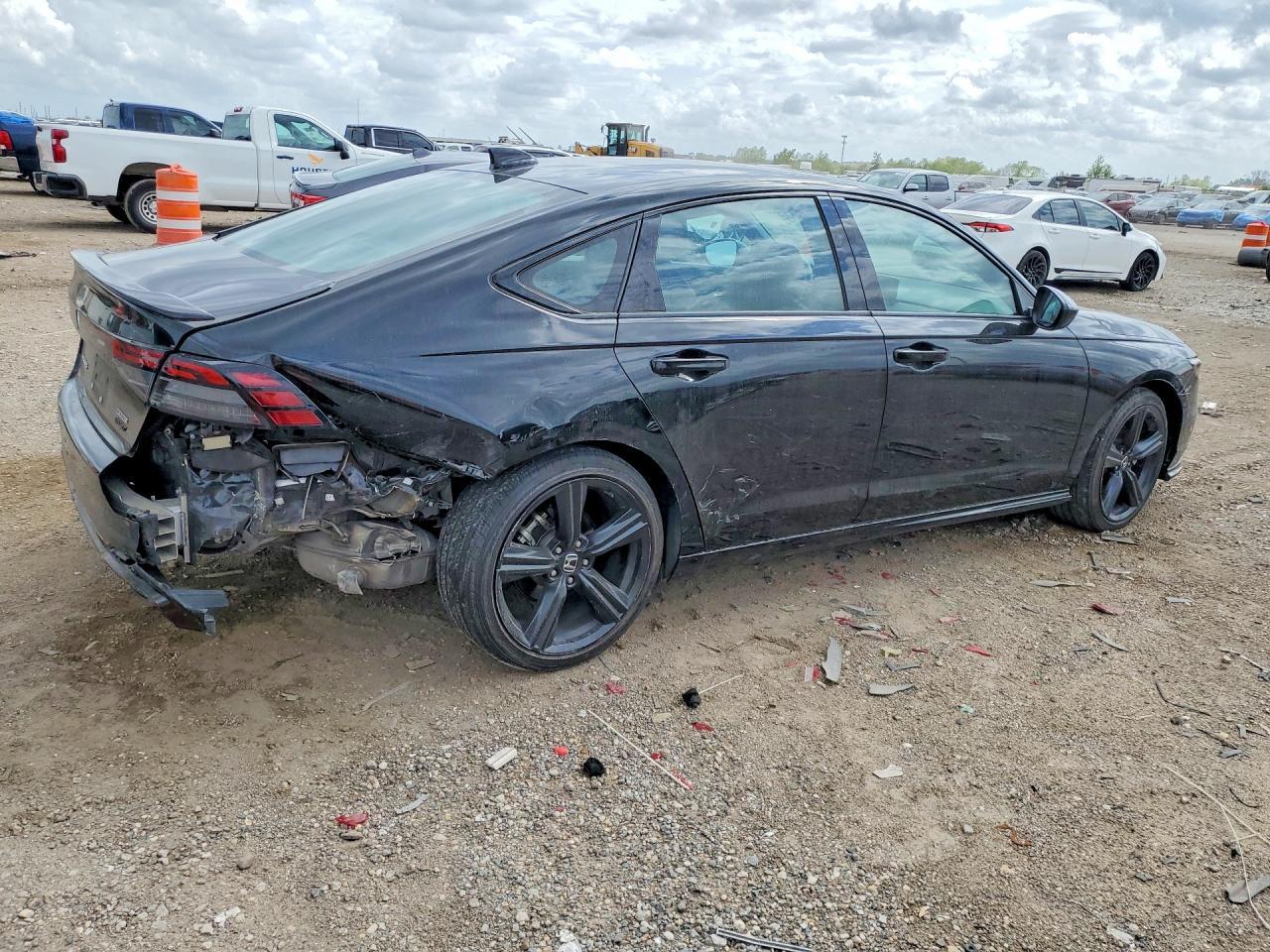 2024 Honda Accord Hybrid Sport-L - Image 3