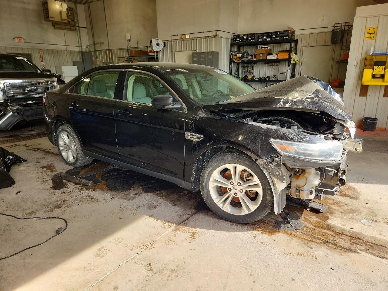 2016 Ford Taurus Se - Image 4