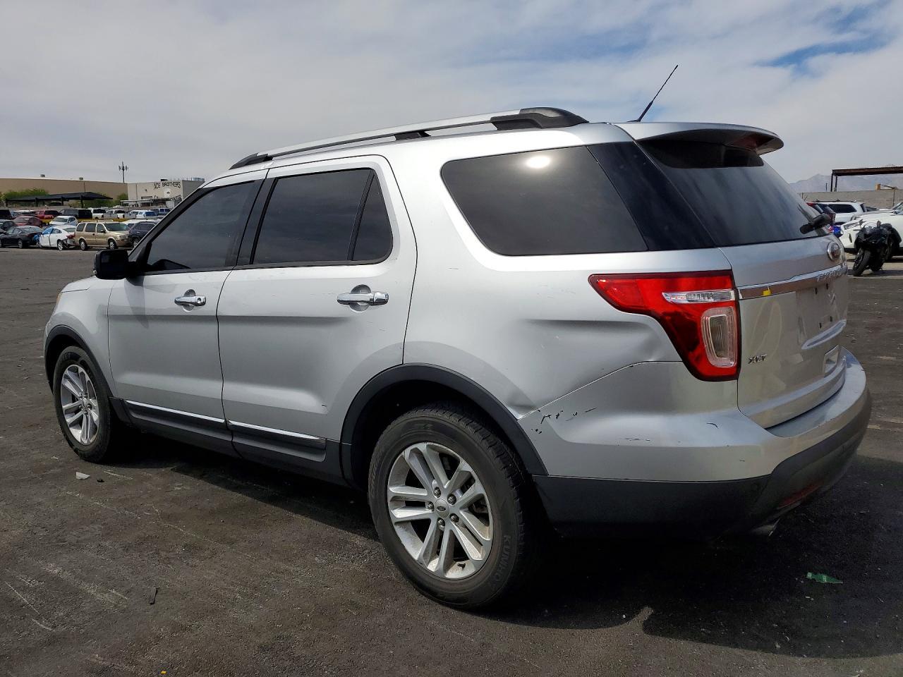 2014 Ford Explorer Xlt - Фото 2