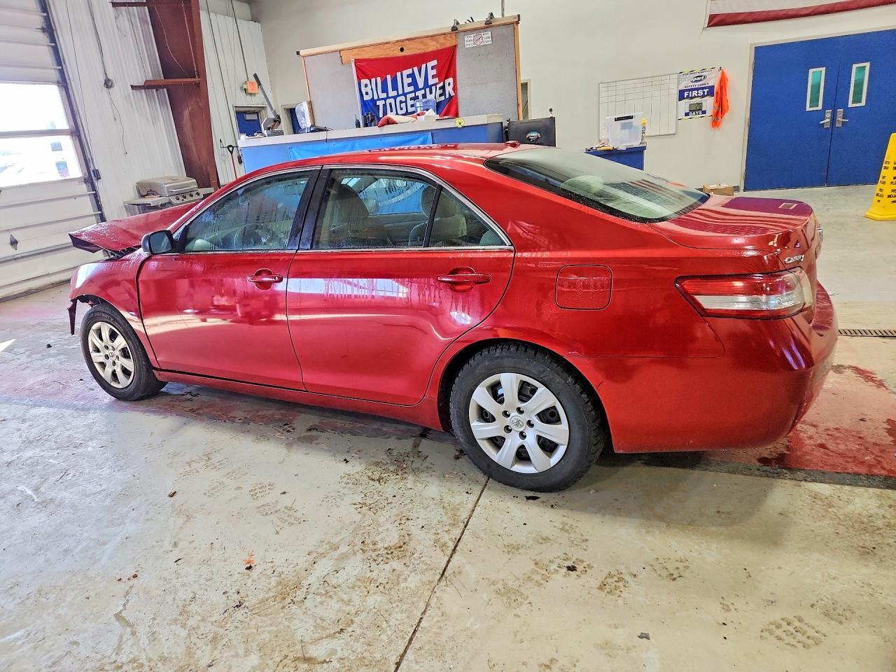 2011 Toyota Camry Le - Image 2