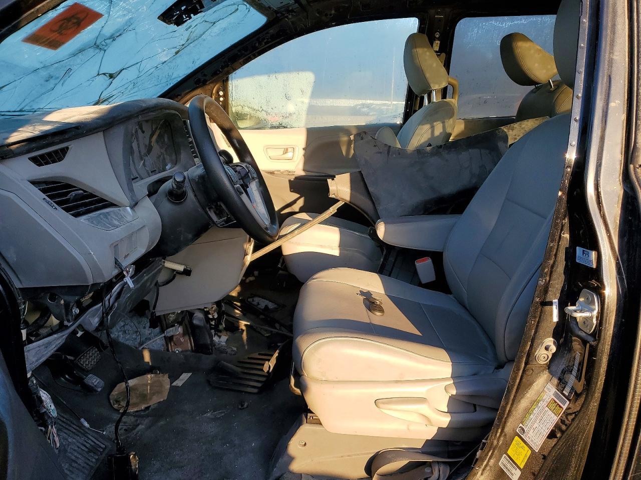2020 Toyota Sienna L - Фото 7