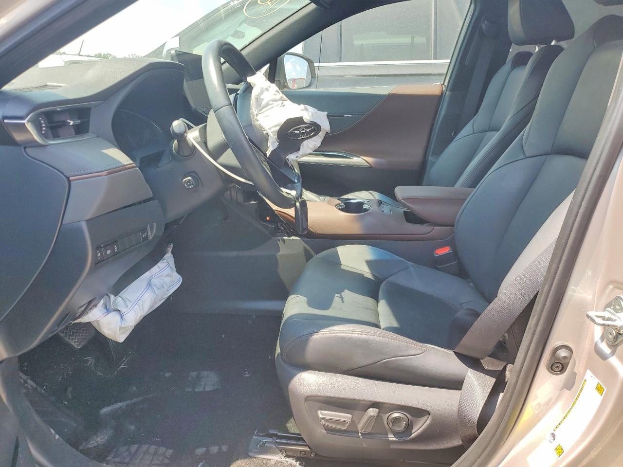 2023 Toyota Venza Xle - Image 7