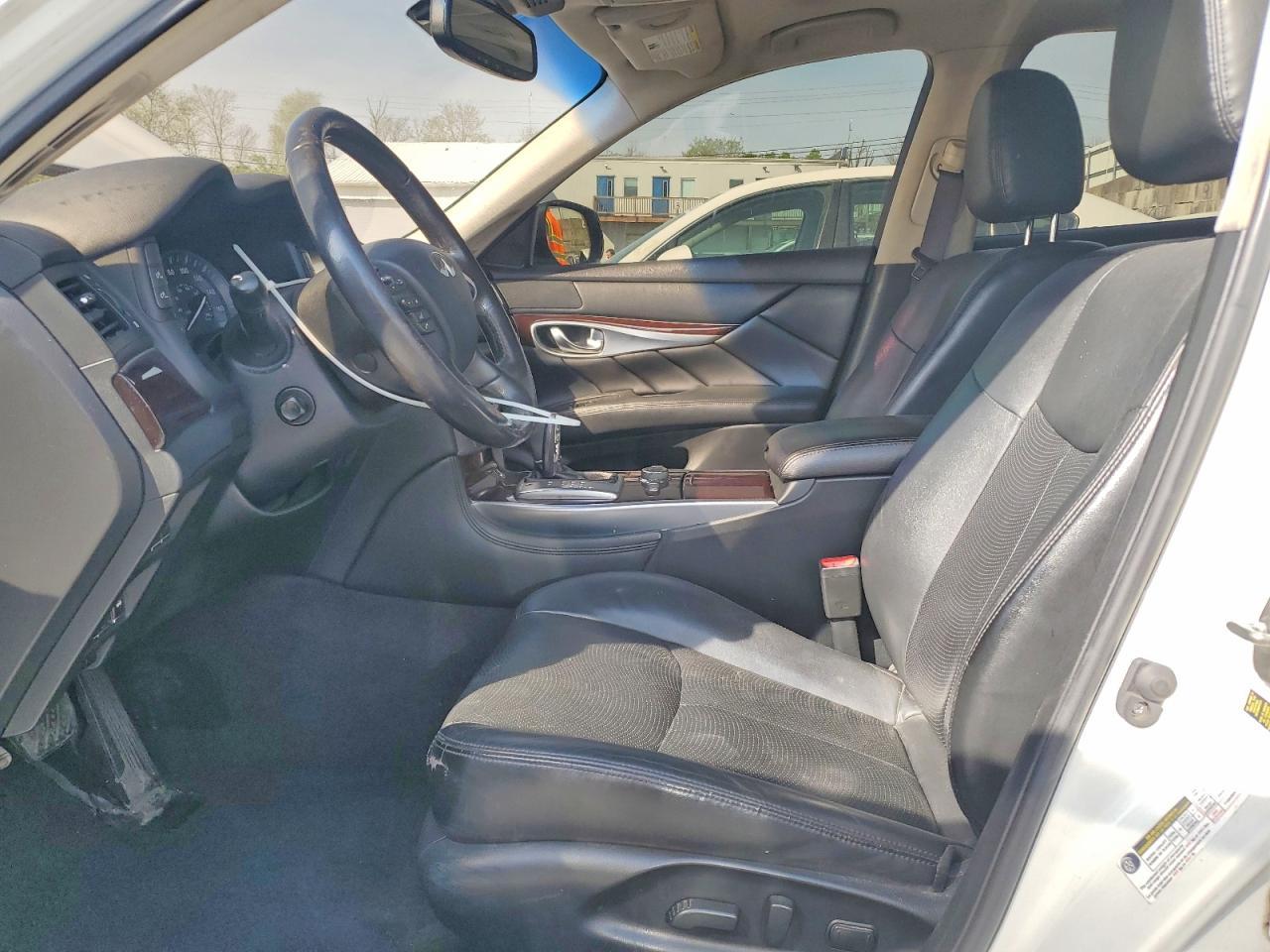 2015 Infiniti Q70L 3.7 - Фото 7
