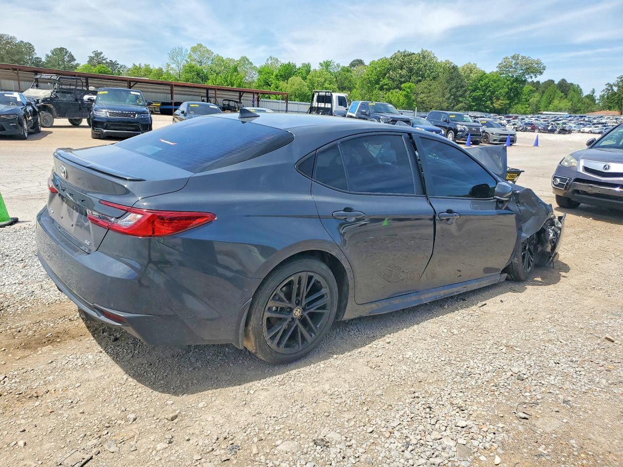 2025 Toyota Camry Se - Фото 3