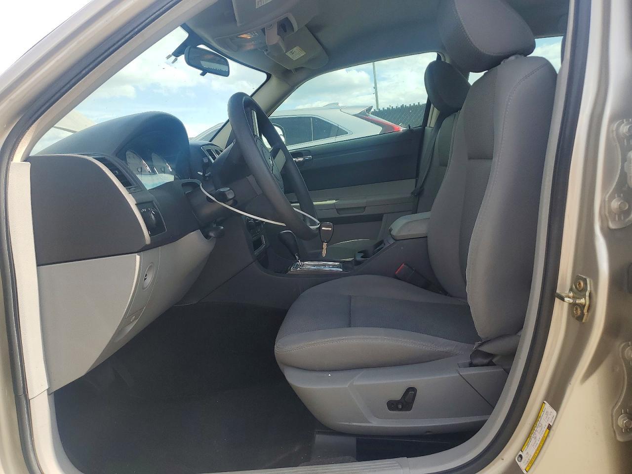 2006 Chrysler 300 - Image 7