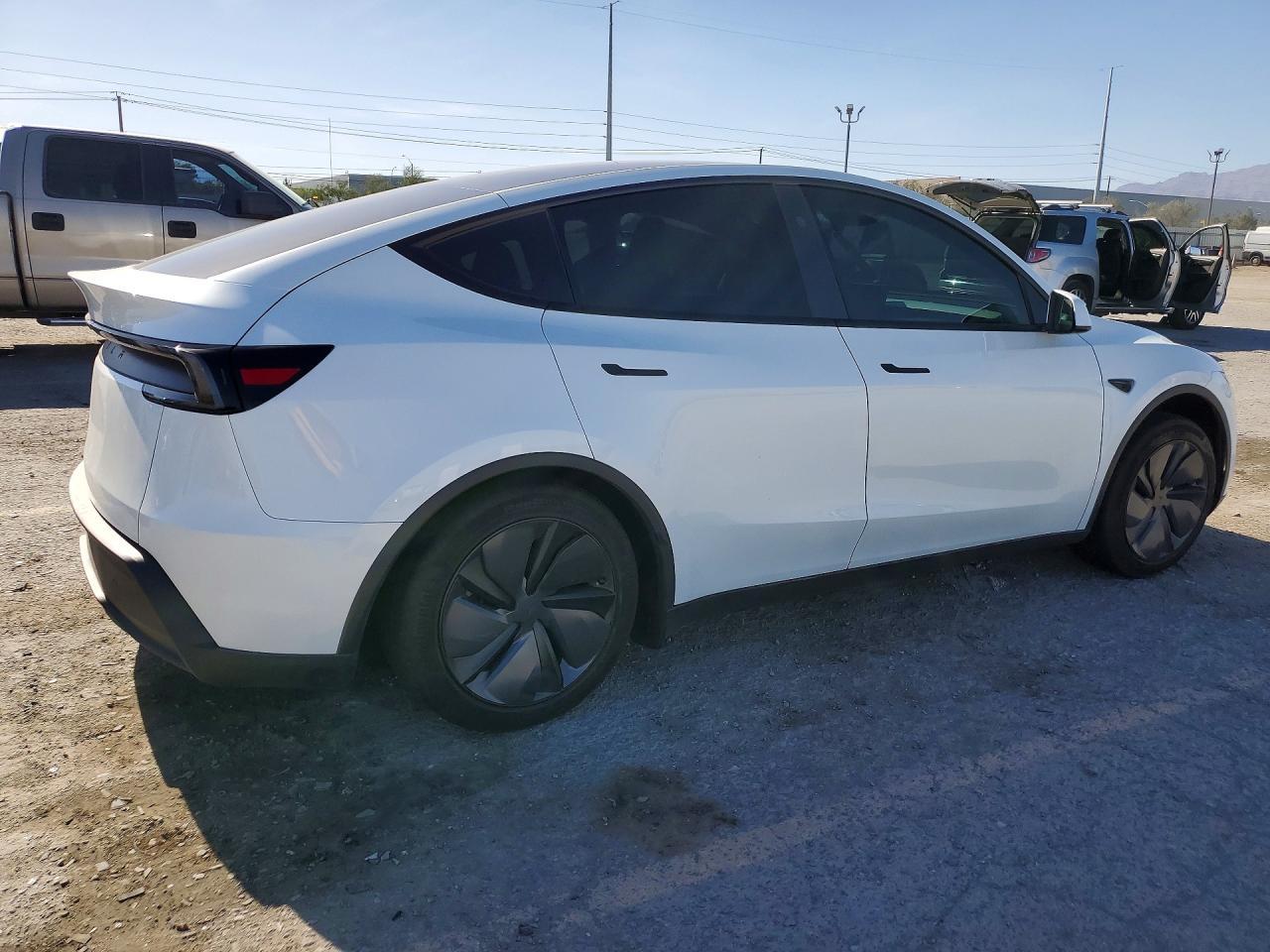 2026 Tesla Model Y - Image 3