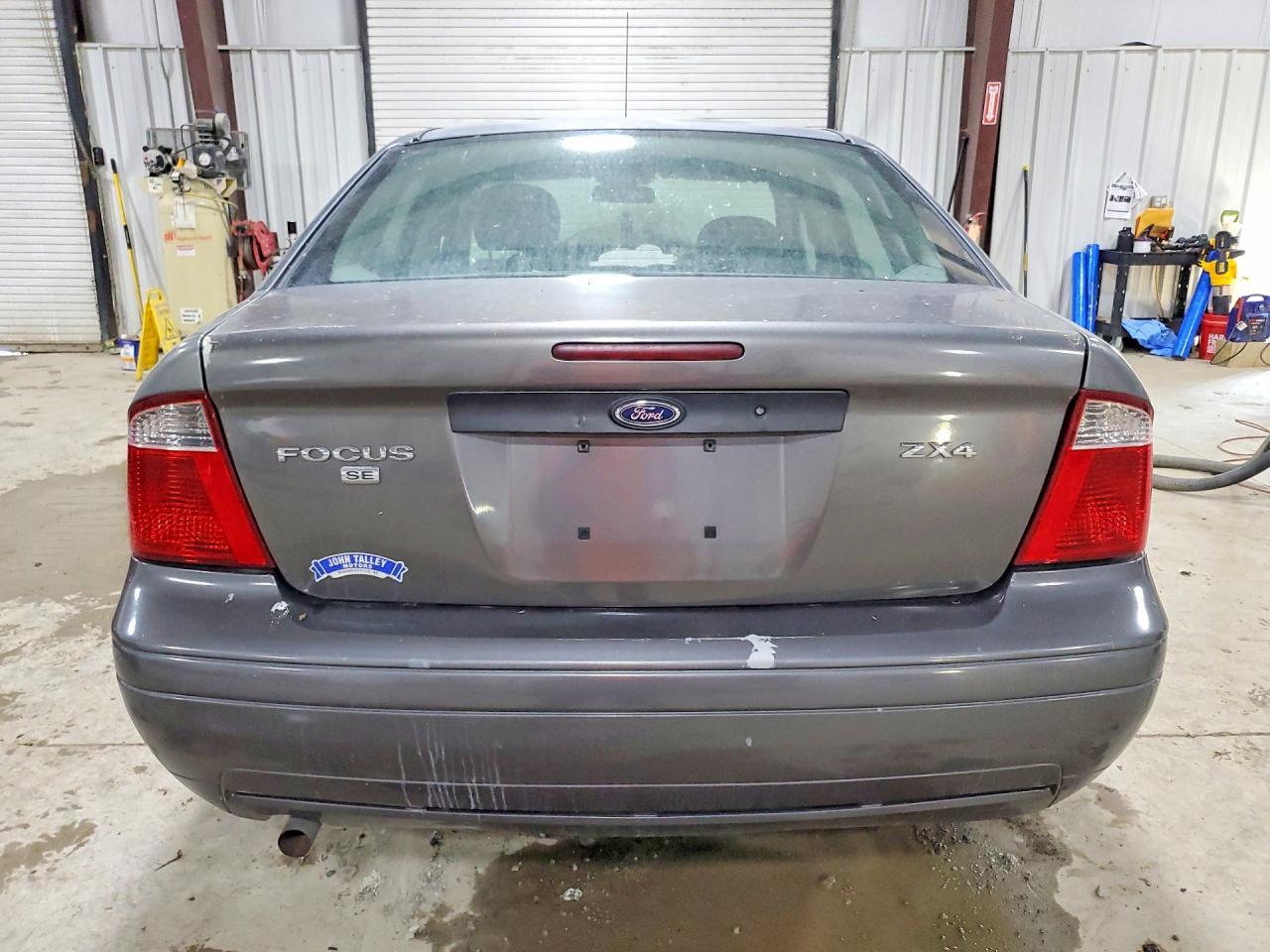 2005 Ford Focus Zx4 - Фото 6