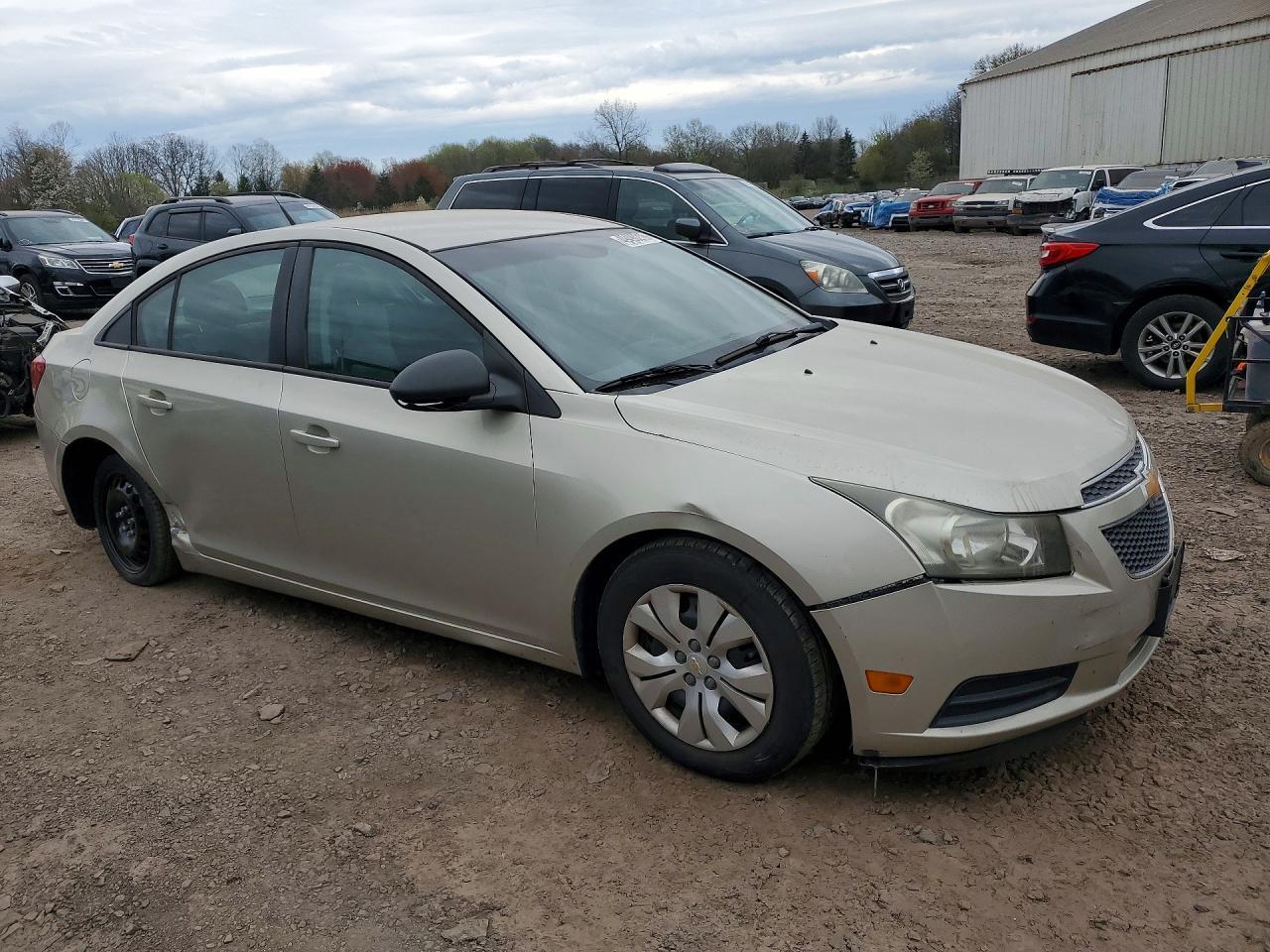 2013 Chevrolet Cruze Ls - Image 4
