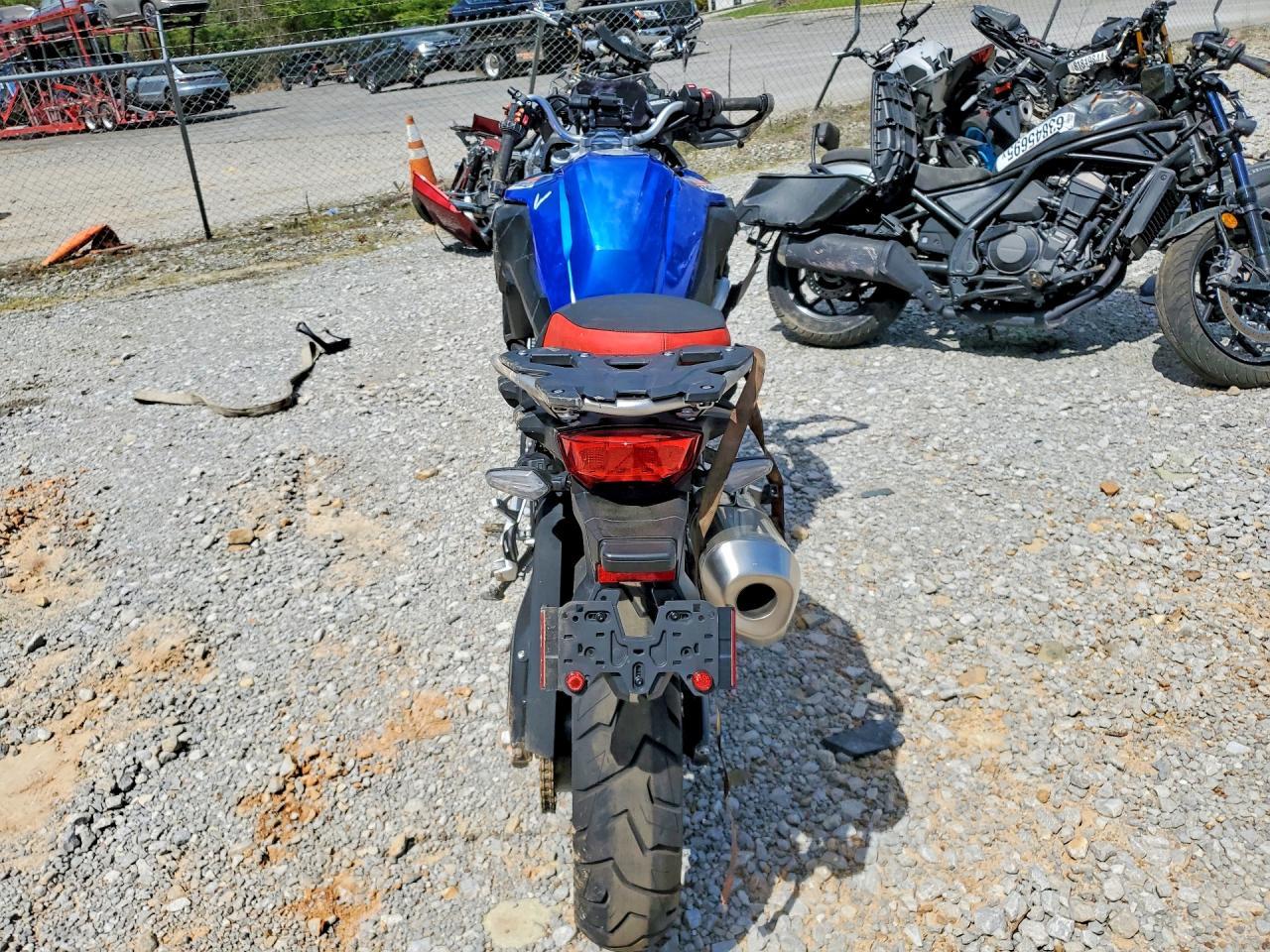 2024 BMW F800 Gs - Image 4