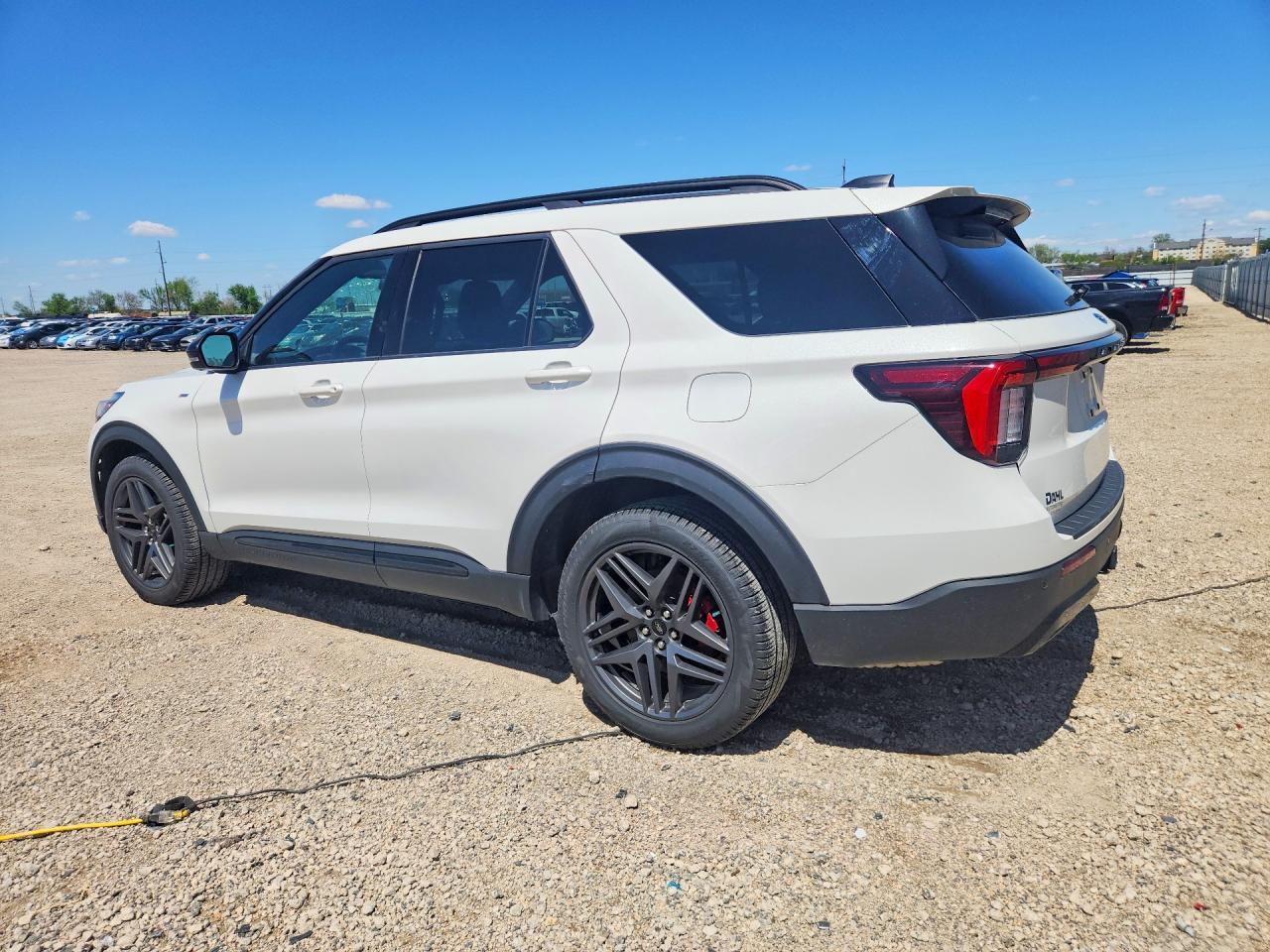 2025 Ford Explorer St-Line - Image 2