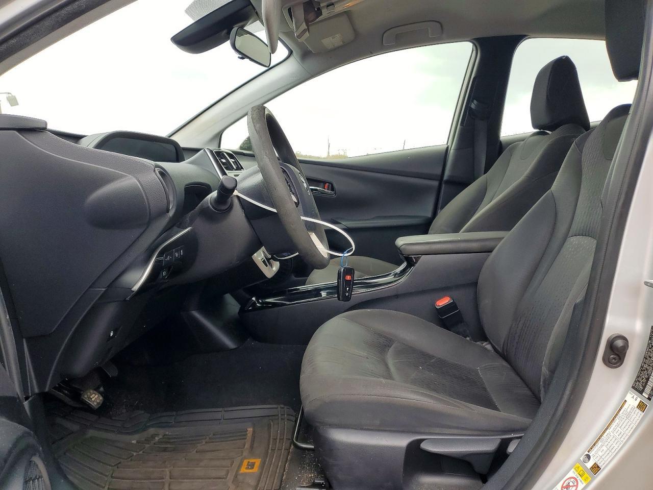 2018 Toyota Prius One - Фото 7
