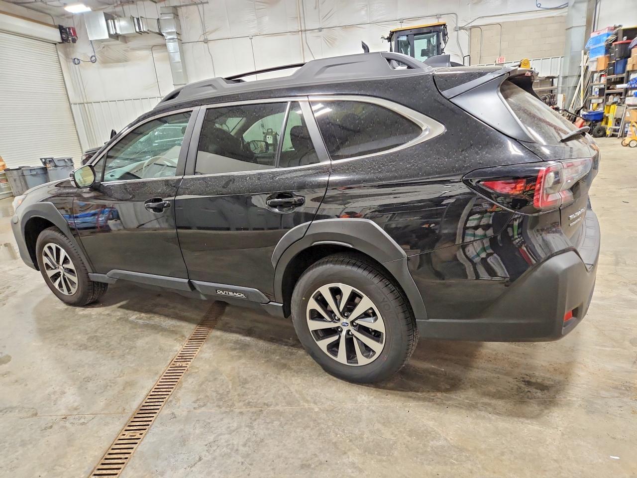 2025 Subaru Outback Premium - Image 2