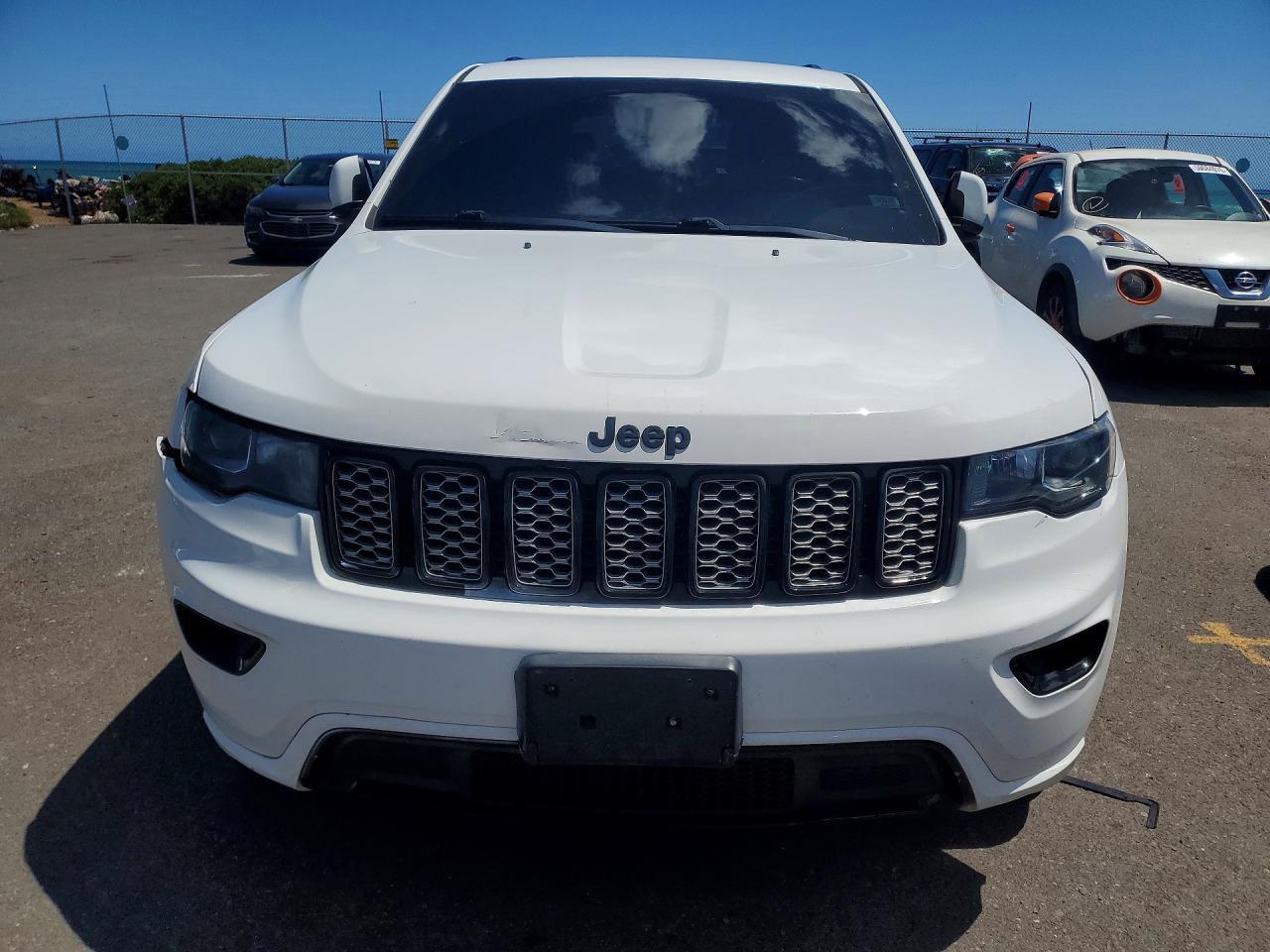 2017 Jeep Grand Cherokee Laredo - Image 5