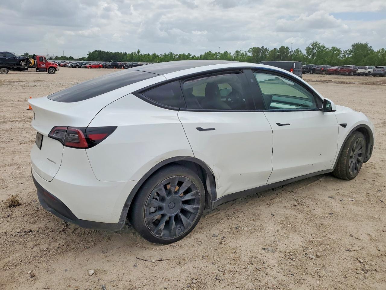 2023 Tesla Model Y - Image 3