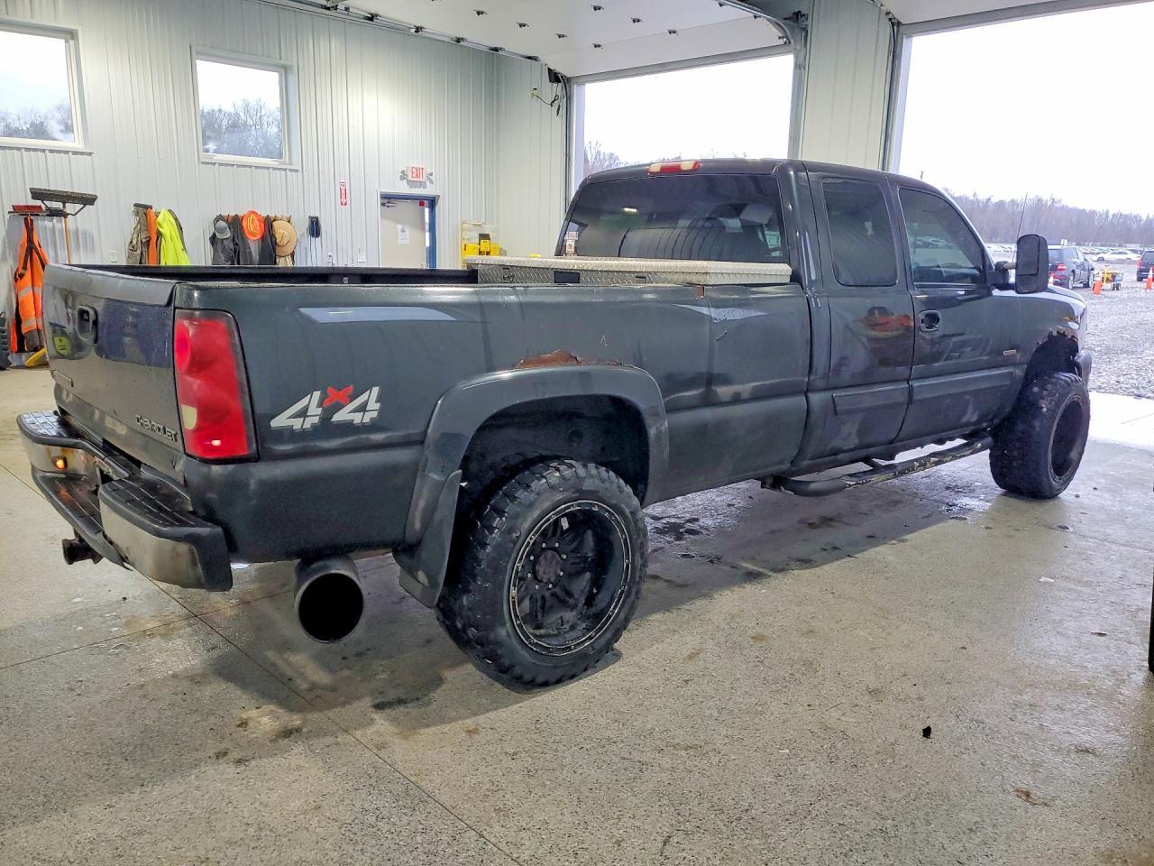 2004 Chevrolet Silverado K2500 Heavy Duty - Фото 3