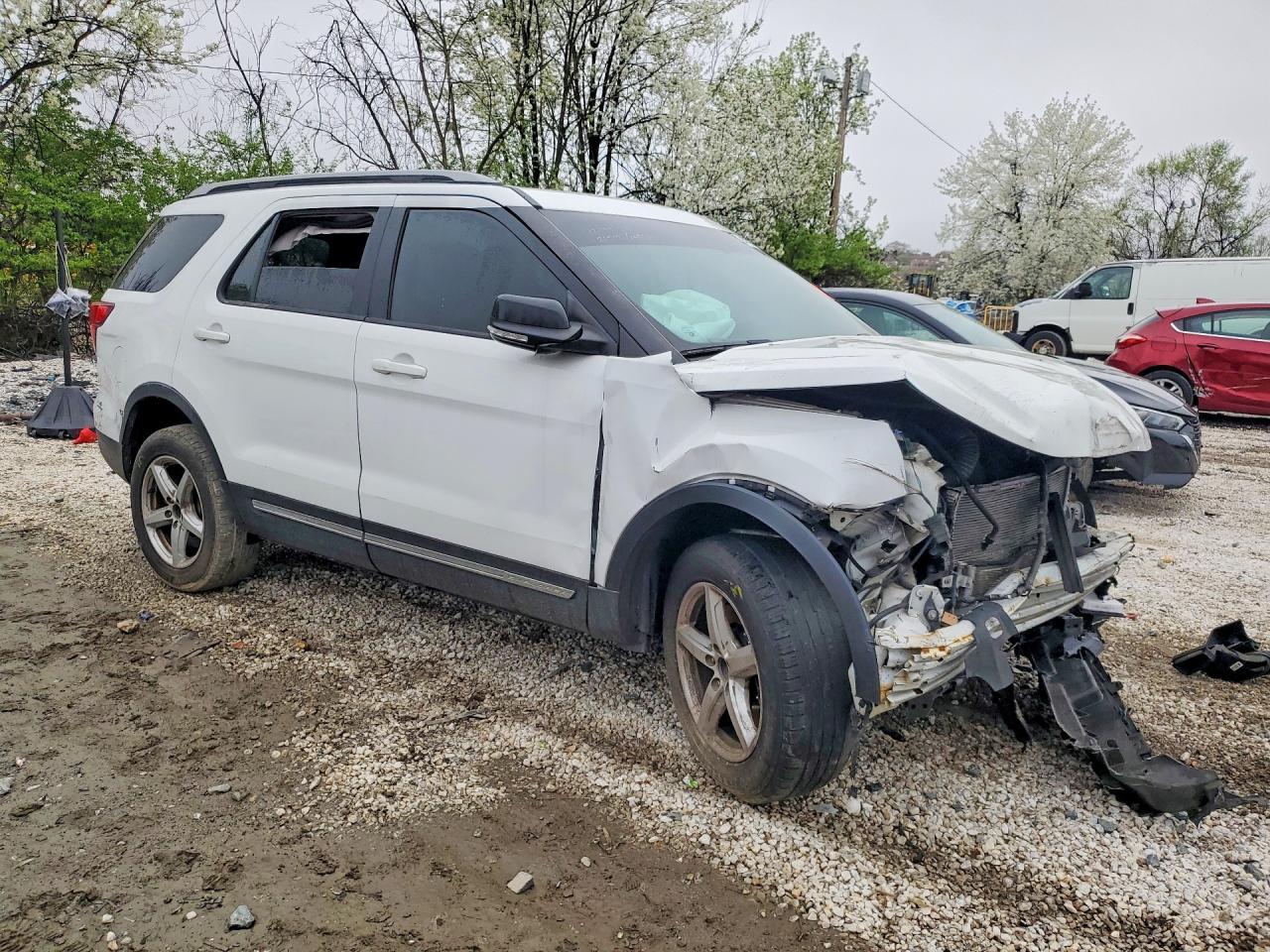 2017 Ford Explorer Xlt - Image 4