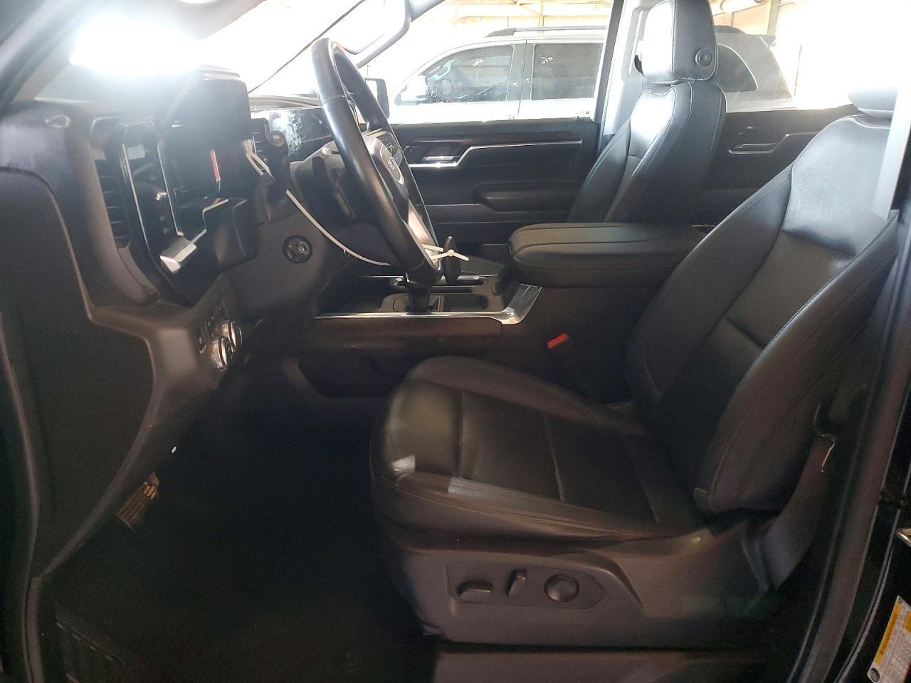 2024 GMC Sierra - Image 7