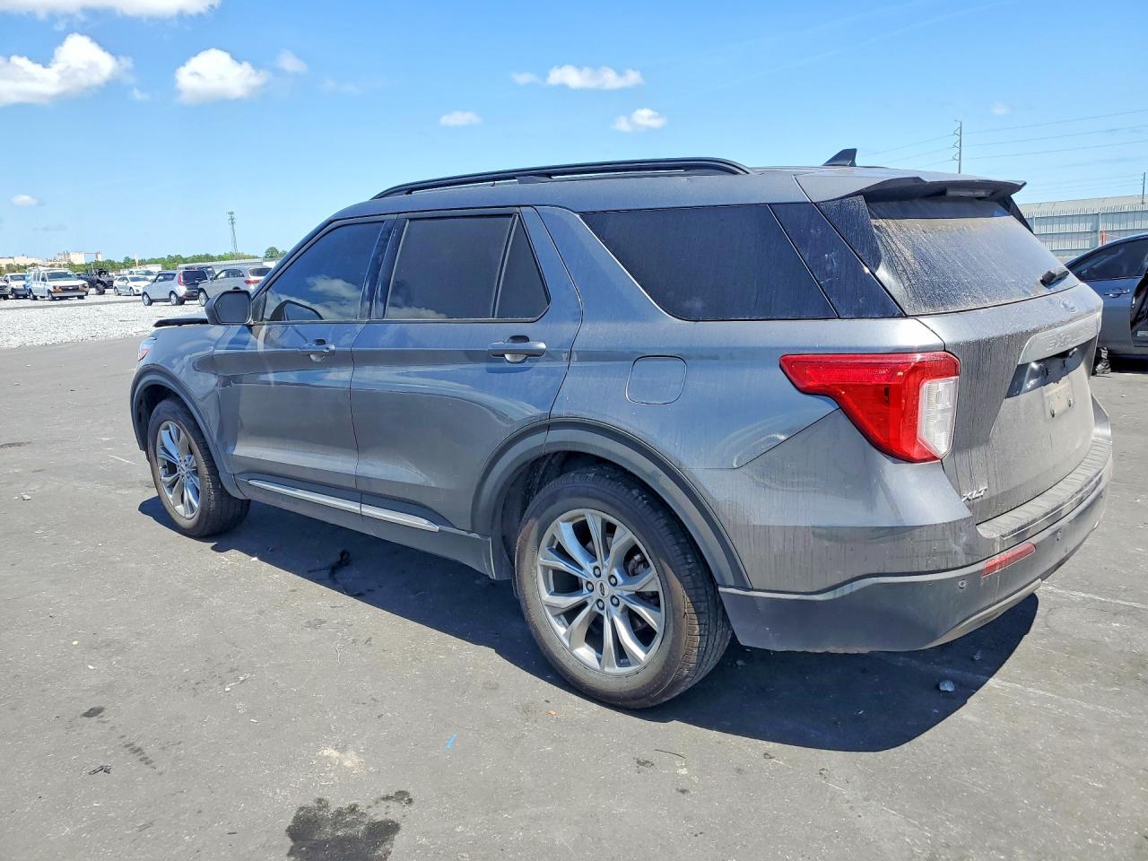 2021 Ford Explorer Xlt - Фото 2
