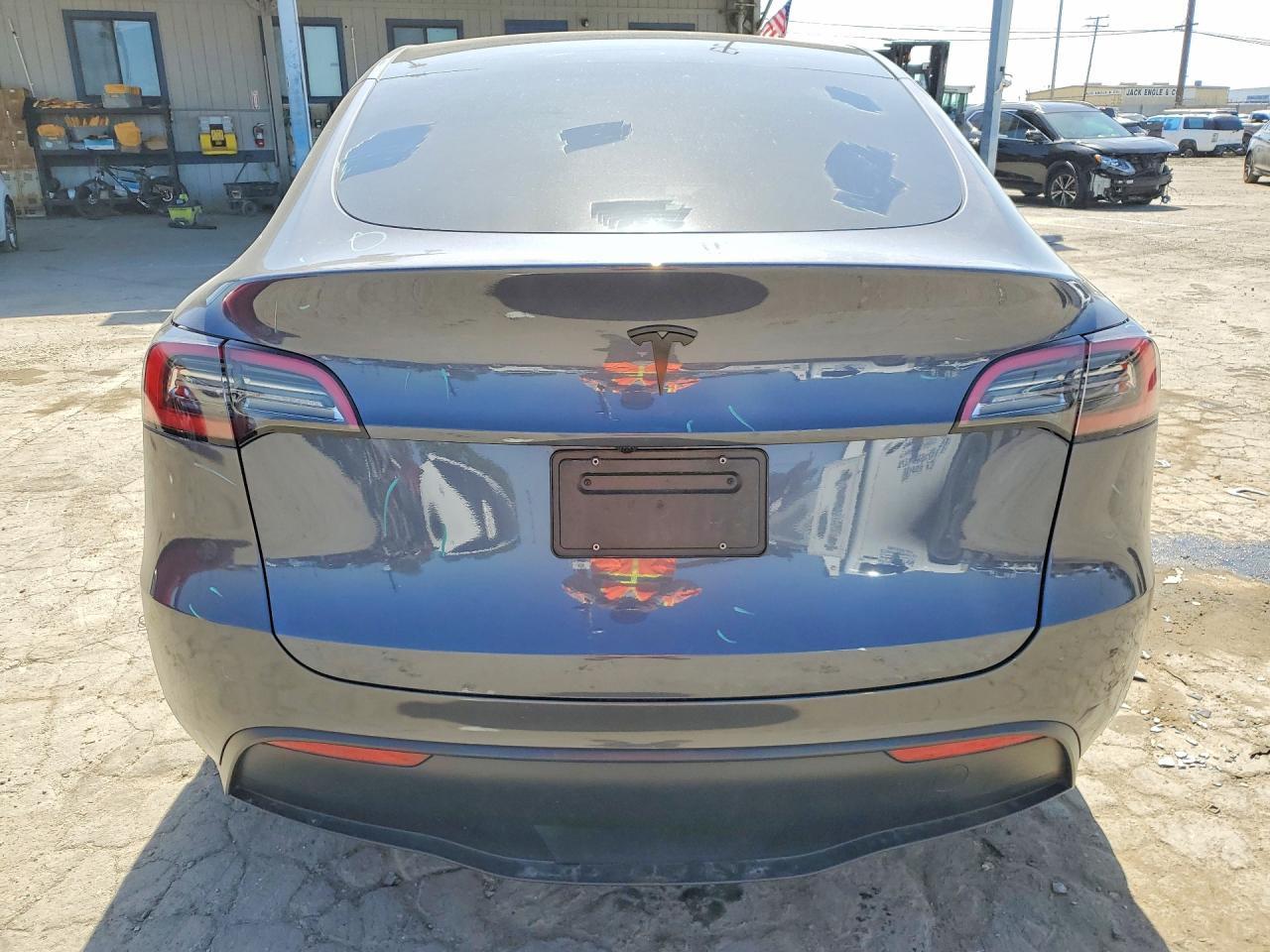 2023 Tesla Model Y - Фото 6