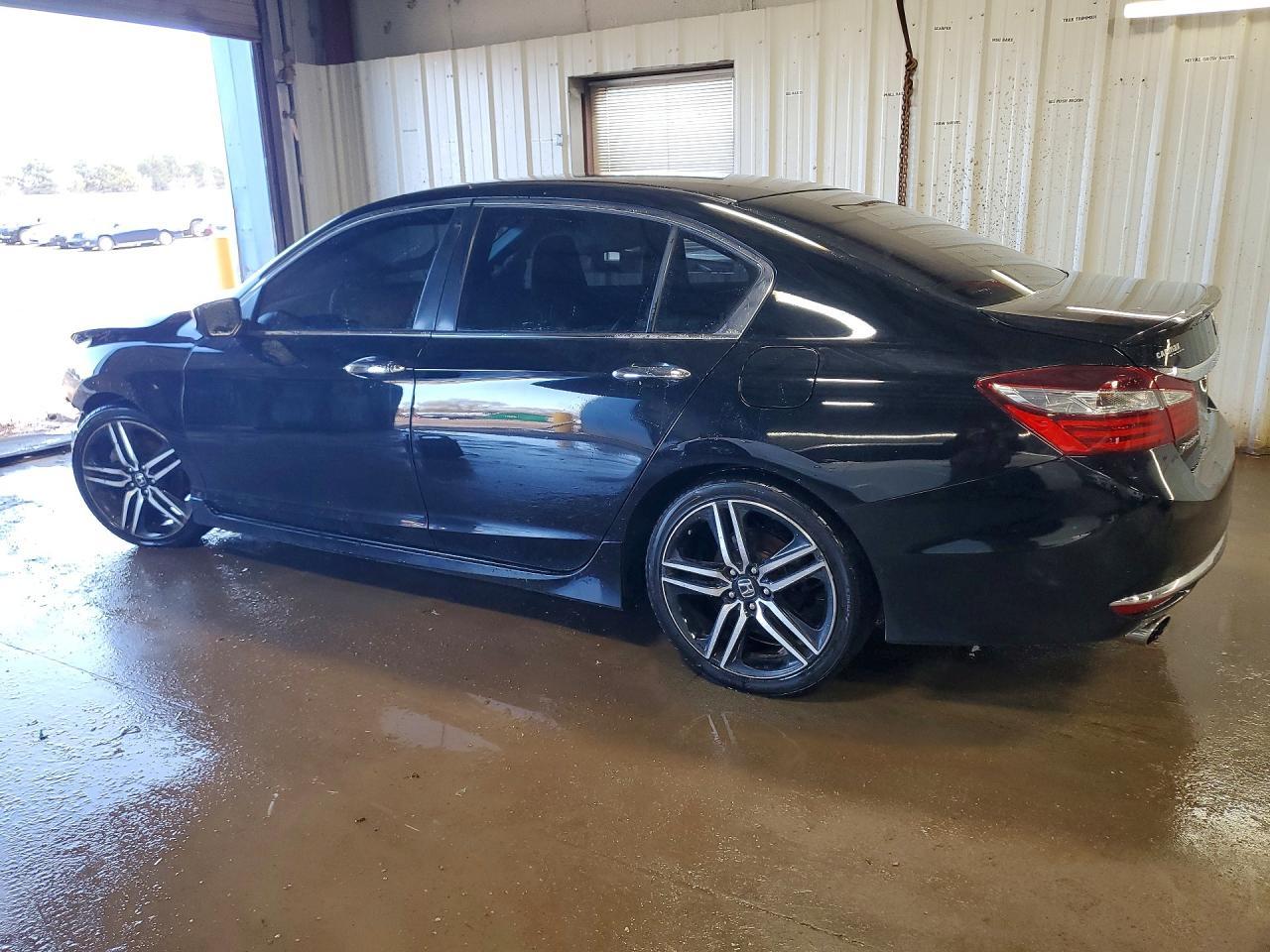2017 Honda Accord Sport - Фото 2