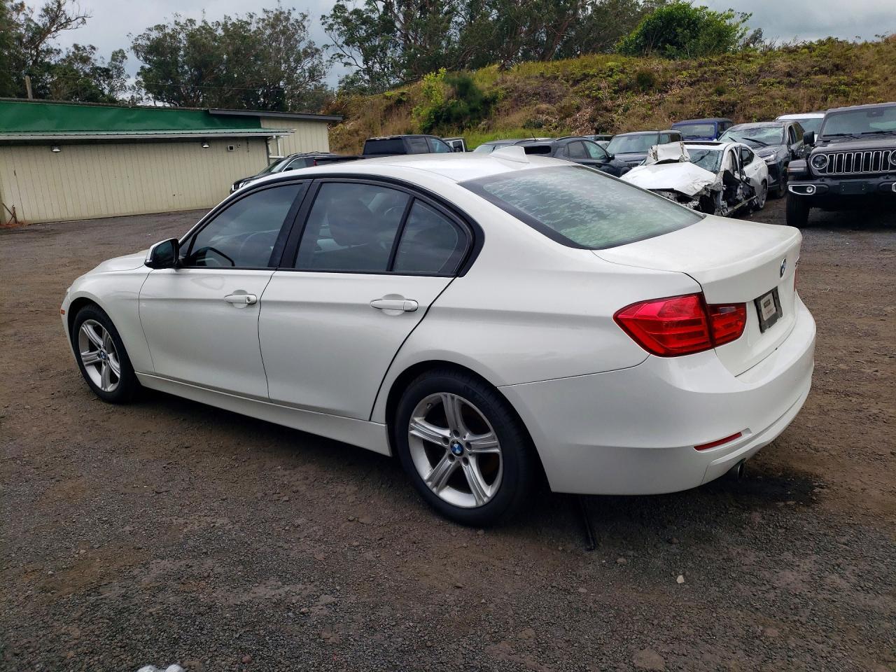 2015 BMW 320 I - Image 2