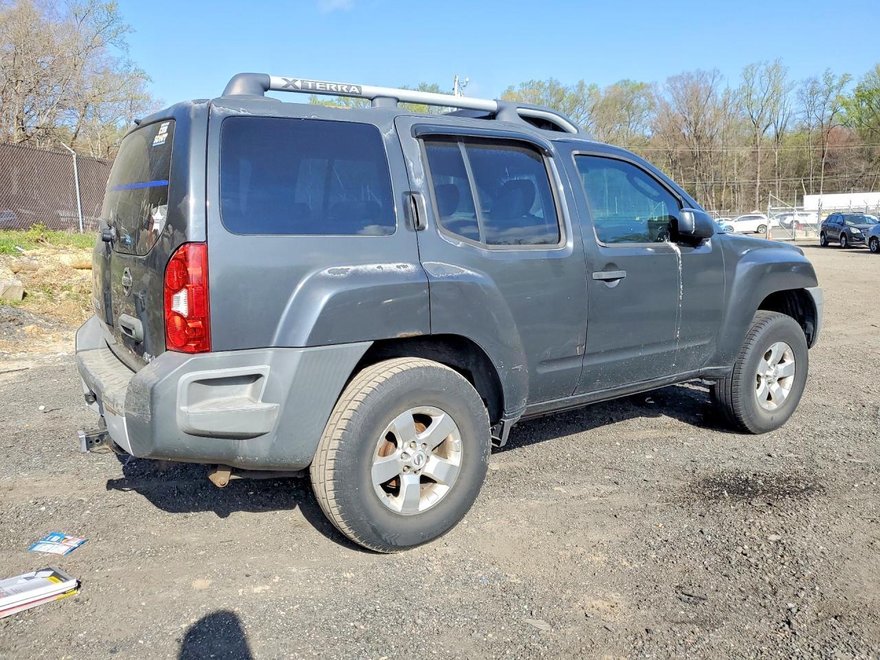 2010 Nissan Xterra X - Image 3