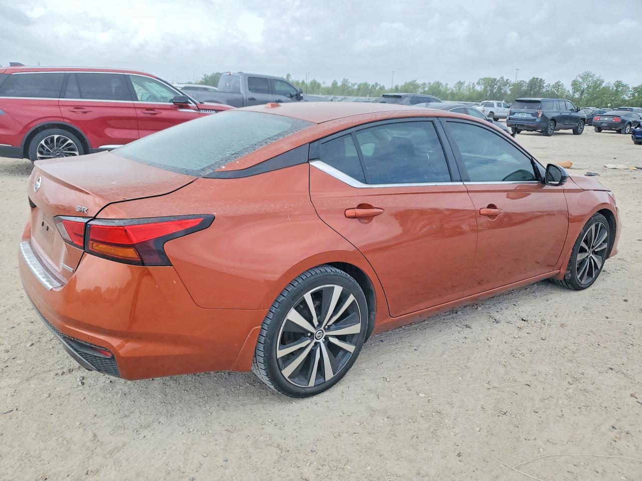 2021 Nissan Altima - Фото 3