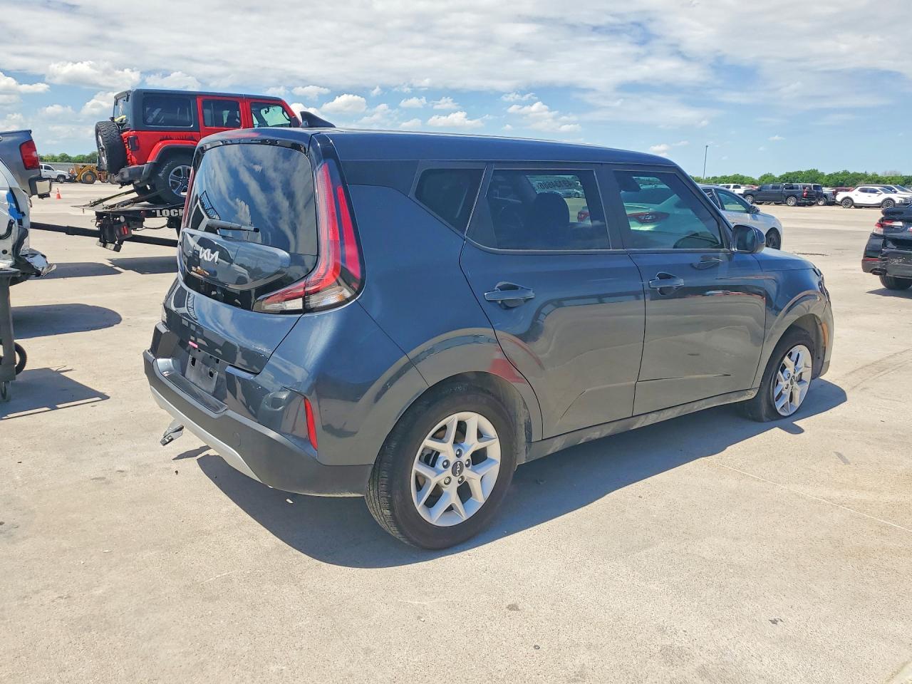 2025 Kia Soul Lx - Image 3
