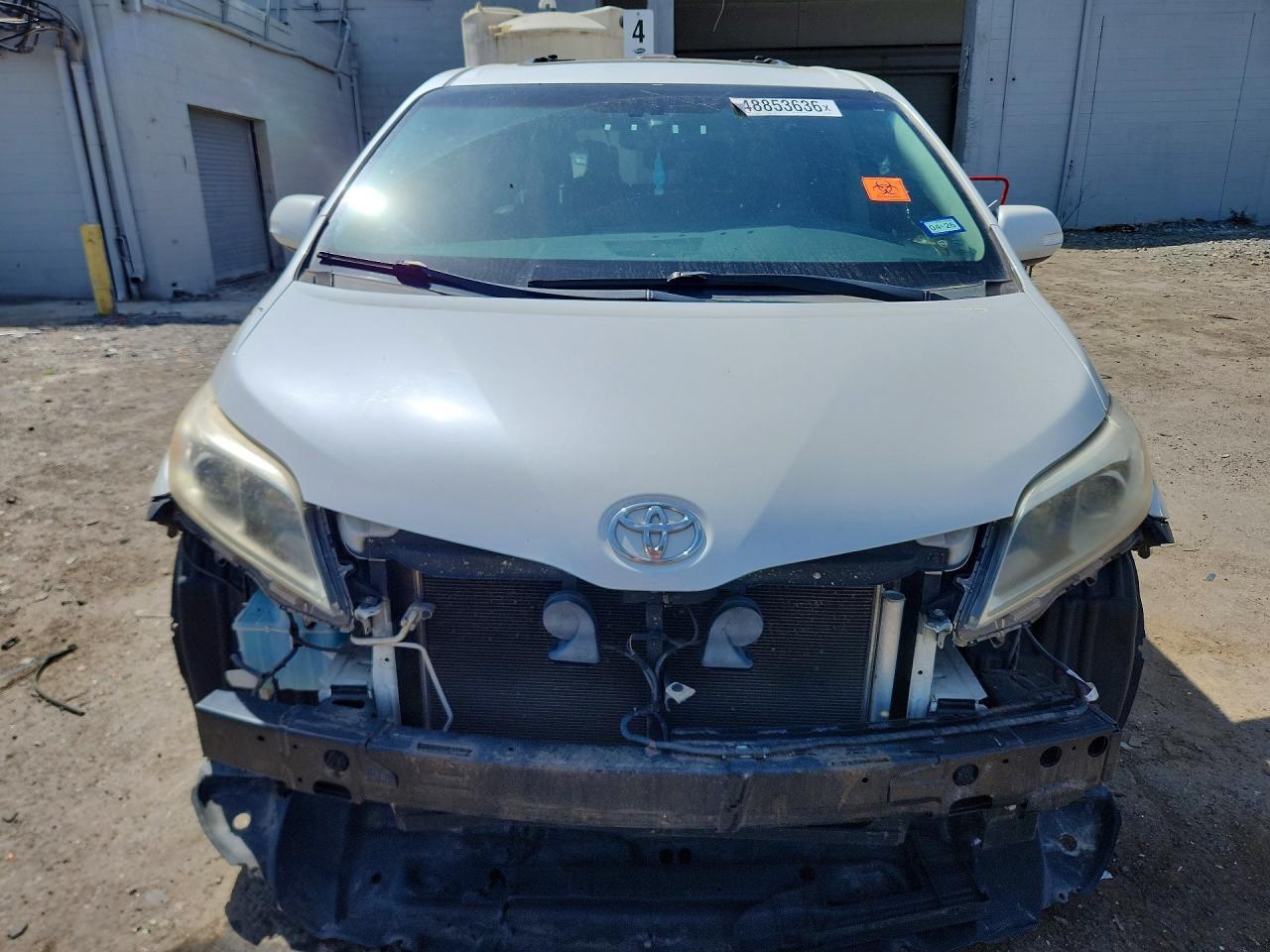 2015 Toyota Sienna Limited Premium 7-Passenger - Фото 5
