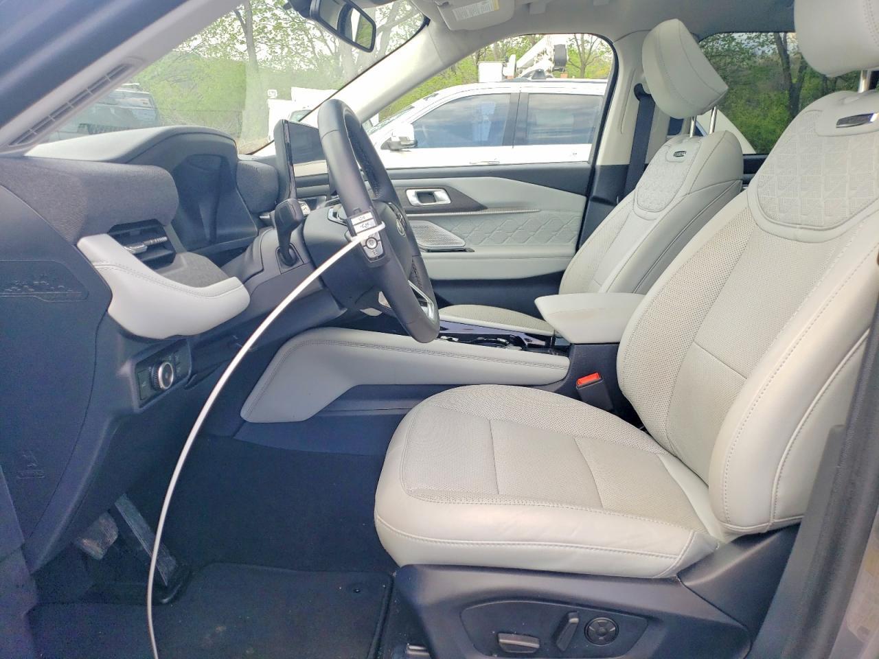 2025 Ford Explorer Platinum - Фото 7