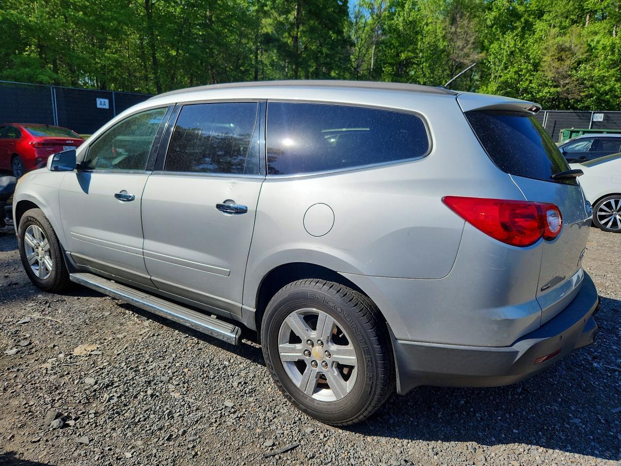 2011 Chevrolet Traverse Lt - Фото 2