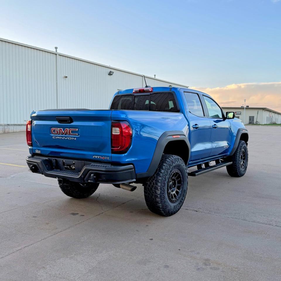 2024 GMC Canyon At4X - Image 4