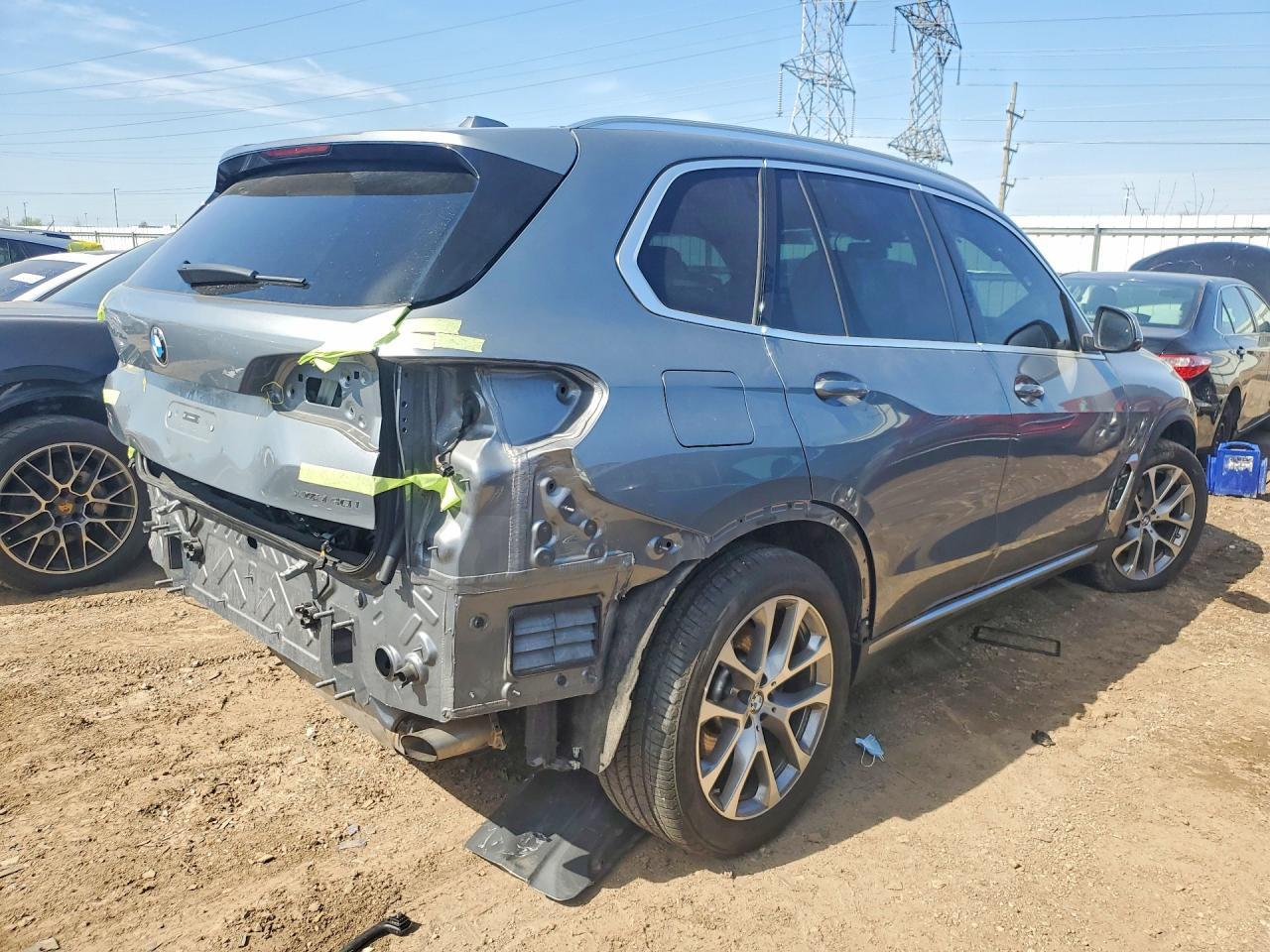 2025 BMW X5 xDrive40I - Image 3