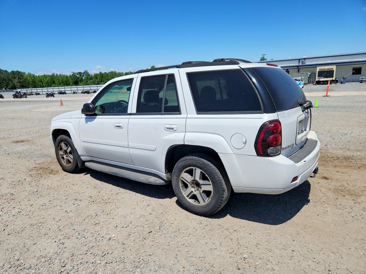 2007 Chevrolet Trailblazer Ls - Image 2