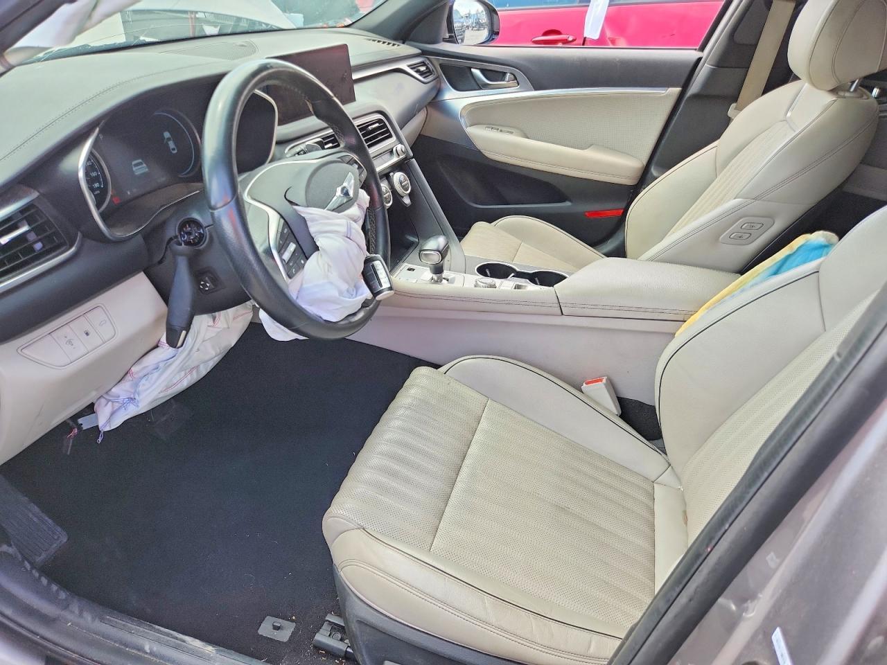 2022 Genesis G70 3.3T Standard - Image 7
