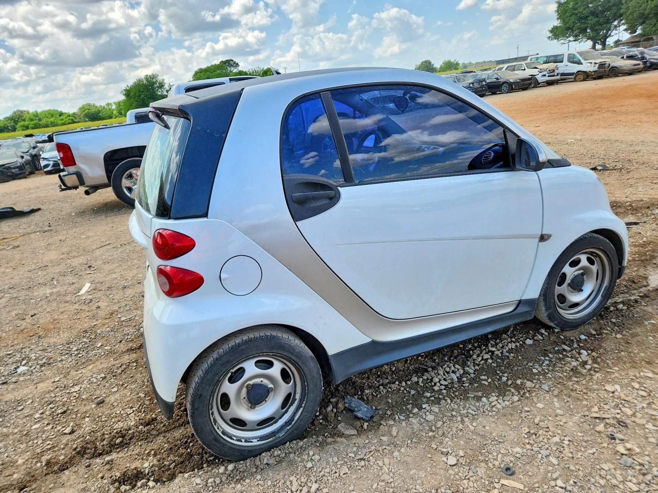 2015 Smart Fortwo Pure - Image 3